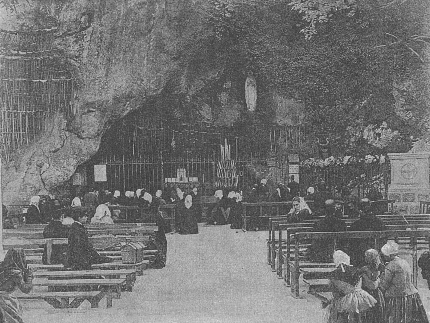 Gruta de Massabielle en Lourdes hacia 1897