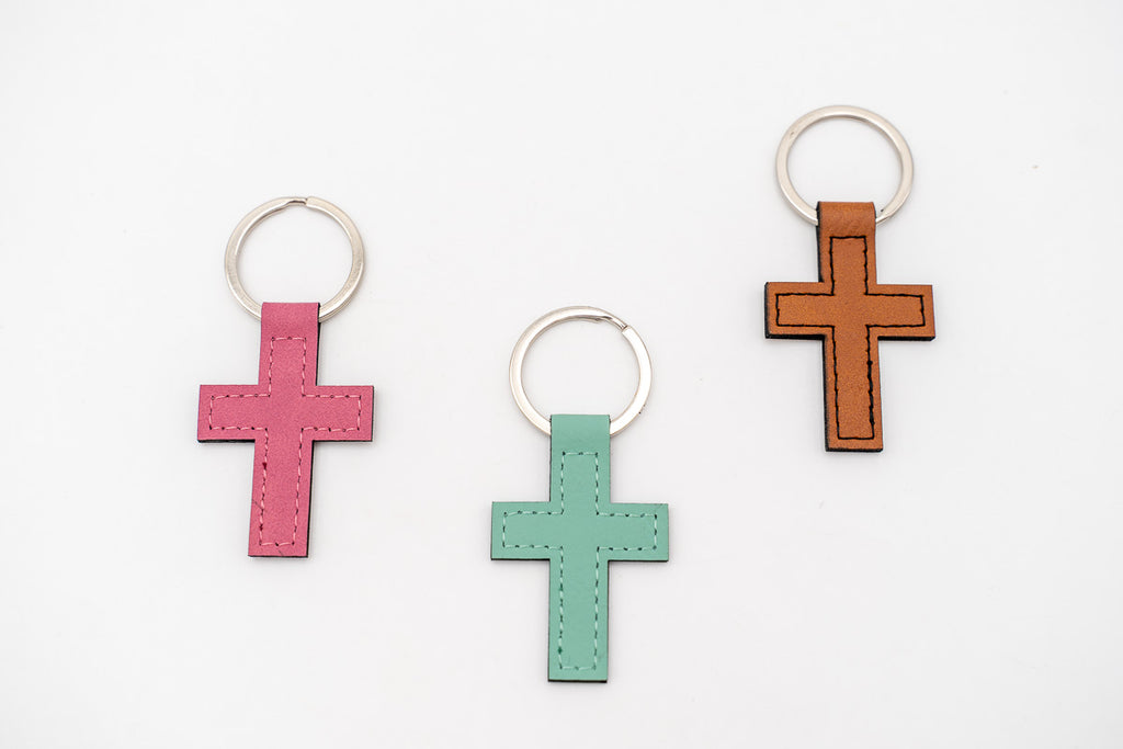 Llavero de Cruz de Cuero Sintético Personalizado Rosa Oscuro