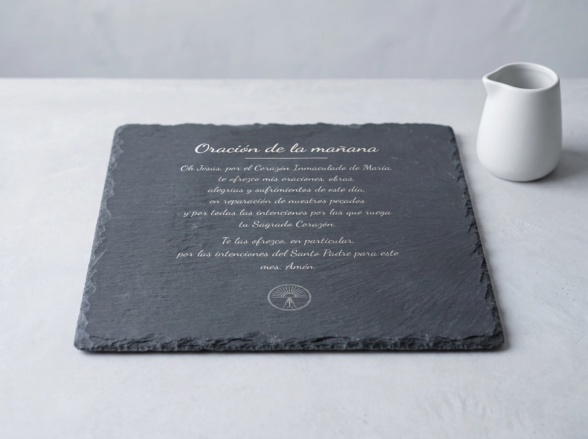 Plat de sobretaula amb la pregària Oración de la mañana