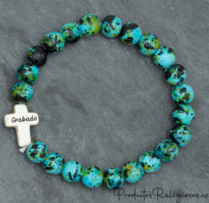 Pulsera de Cuentas de Piedra de Colores Vivos y Cruz Tono Hueso