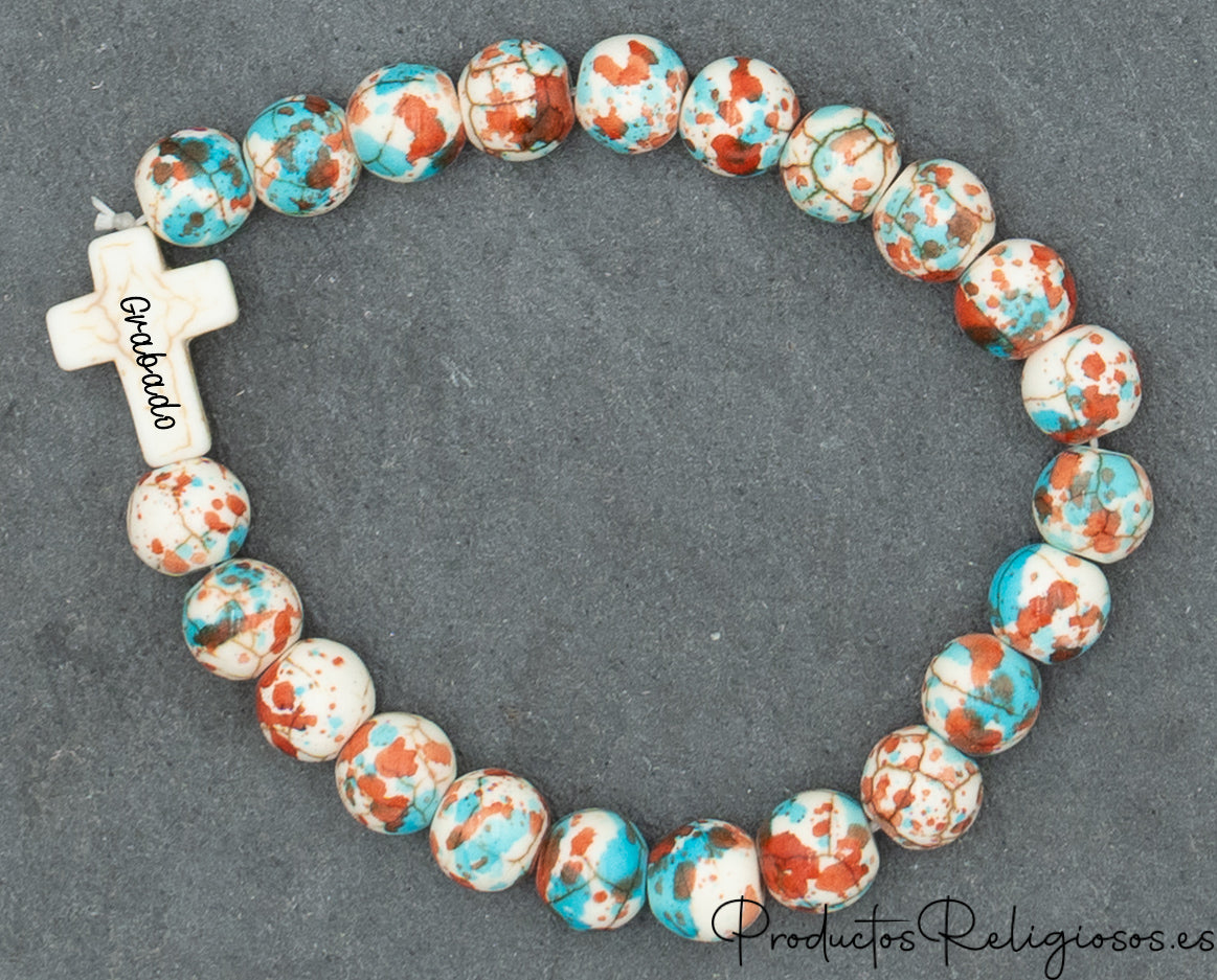 Pulsera de Cuentas de Piedra de Colores Vivos y Cruz Tono Hueso