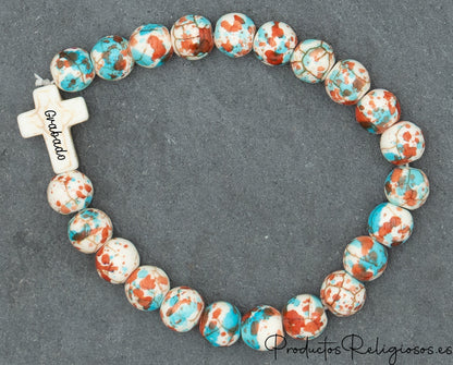 Pulsera de Cuentas de Piedra de Colores Vivos y Cruz Tono Hueso