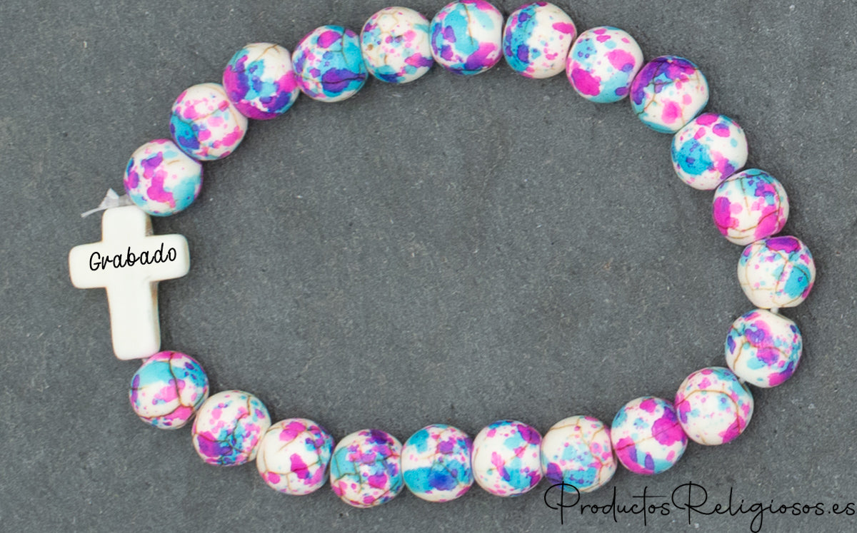 Pulsera de Cuentas de Piedra de Colores Vivos y Cruz Tono Hueso Rosa-Azul