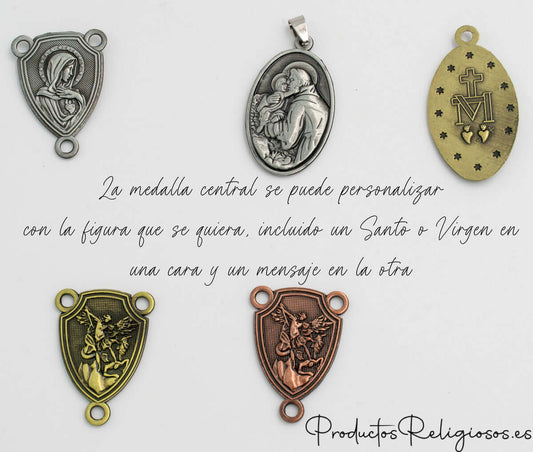 Medallas centrales metálicas con relieves de la Virgen María, San Antonio y San Miguel Arcángel.