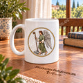 Taza de la oración · San Rafael Arcángel, diseño 1 a color. Ilustración en una escena de producto.