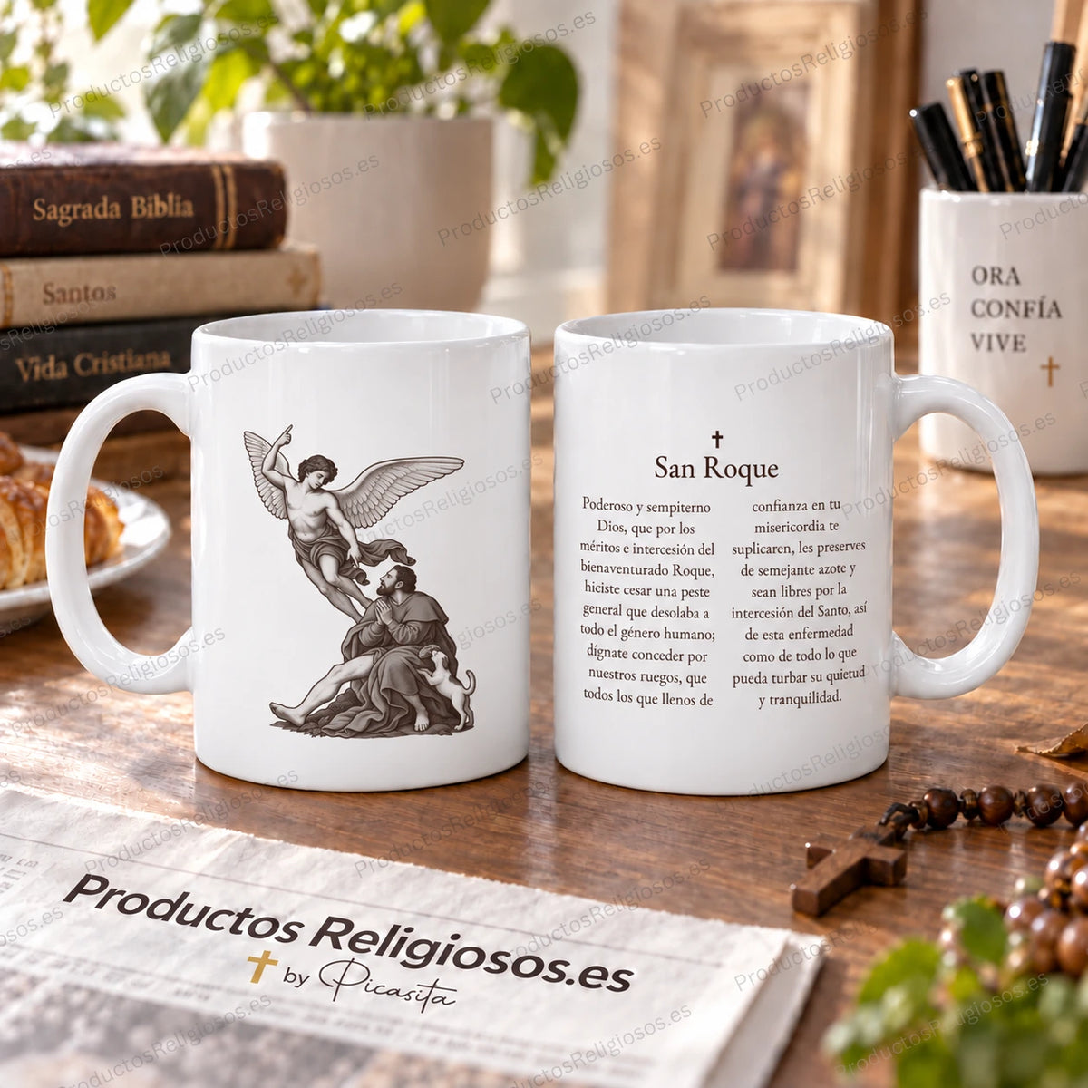 Tasse des heiligen Rochus, Motiv 4 in dunkler Tinte und historisches Gebet auf Spanisch. Ansichten der Illustration und Rückseite in einer Produktszene.