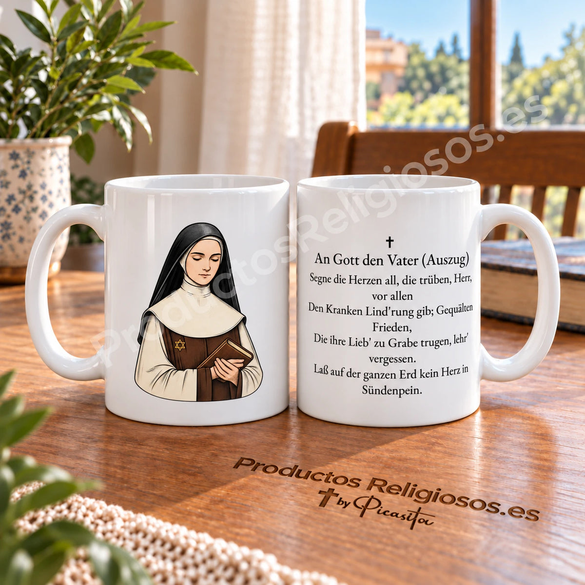 Tassa de santa Edith Stein, disseny 1 a color i fragment de pregària en alemany. Vistes de la il·lustració i el revers en una escena de producte.
