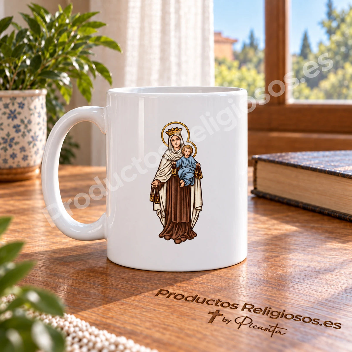Tazza della preghiera · Madonna del Carmine, disegno 3 a colori. Illustrazione in una scena di prodotto.
