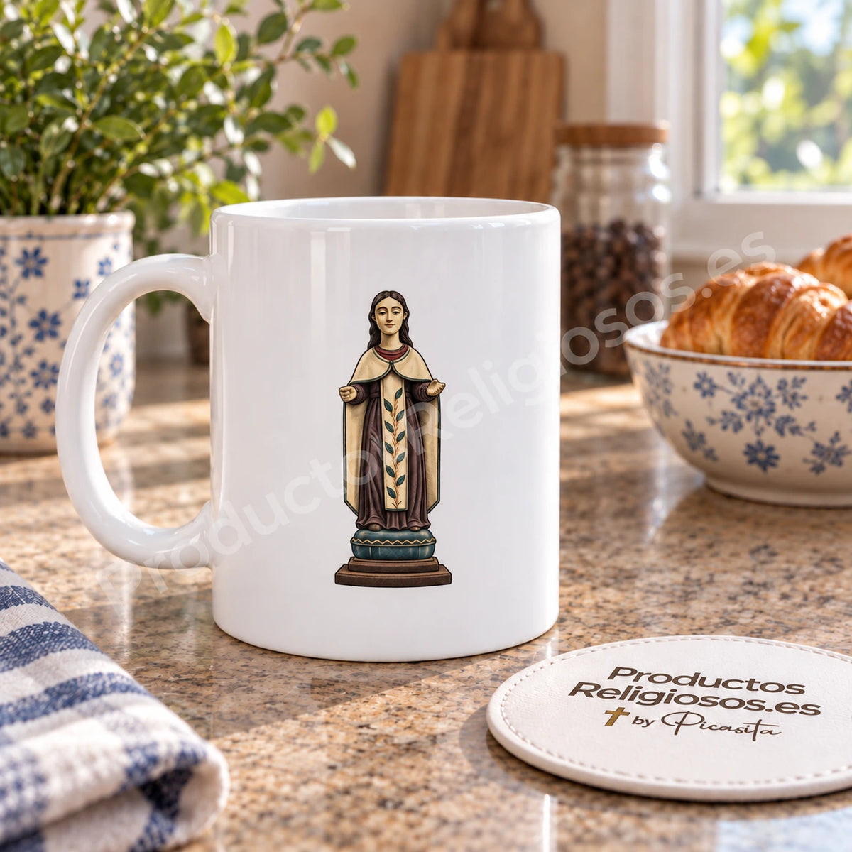 Tazza della preghiera · Madonna del Carmine, disegno 4 a colori. Illustrazione in una scena di prodotto.